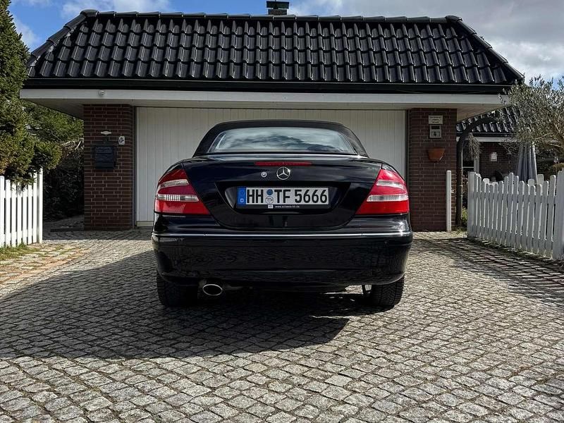 Gebraucht Mercedes CLK320 218 PS (160 kW) 2005 Schwarz Cabrio