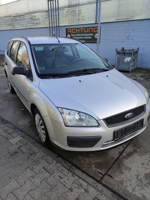 Gebraucht Ford Focus 90 PS (66 kW) 2005 Silber Kombi