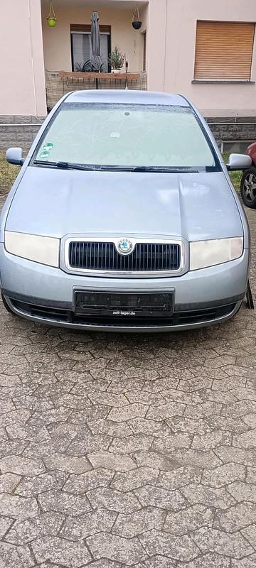 Grau Gebraucht 2002 Skoda Fabia Kleinwagen | 1.000 € (Guter Preis) - Bild 1/4