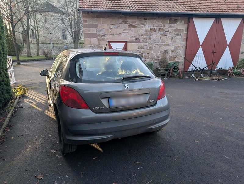 Gebraucht Peugeot 207 95 PS (69 kW) 2009 Grau Kleinwagen