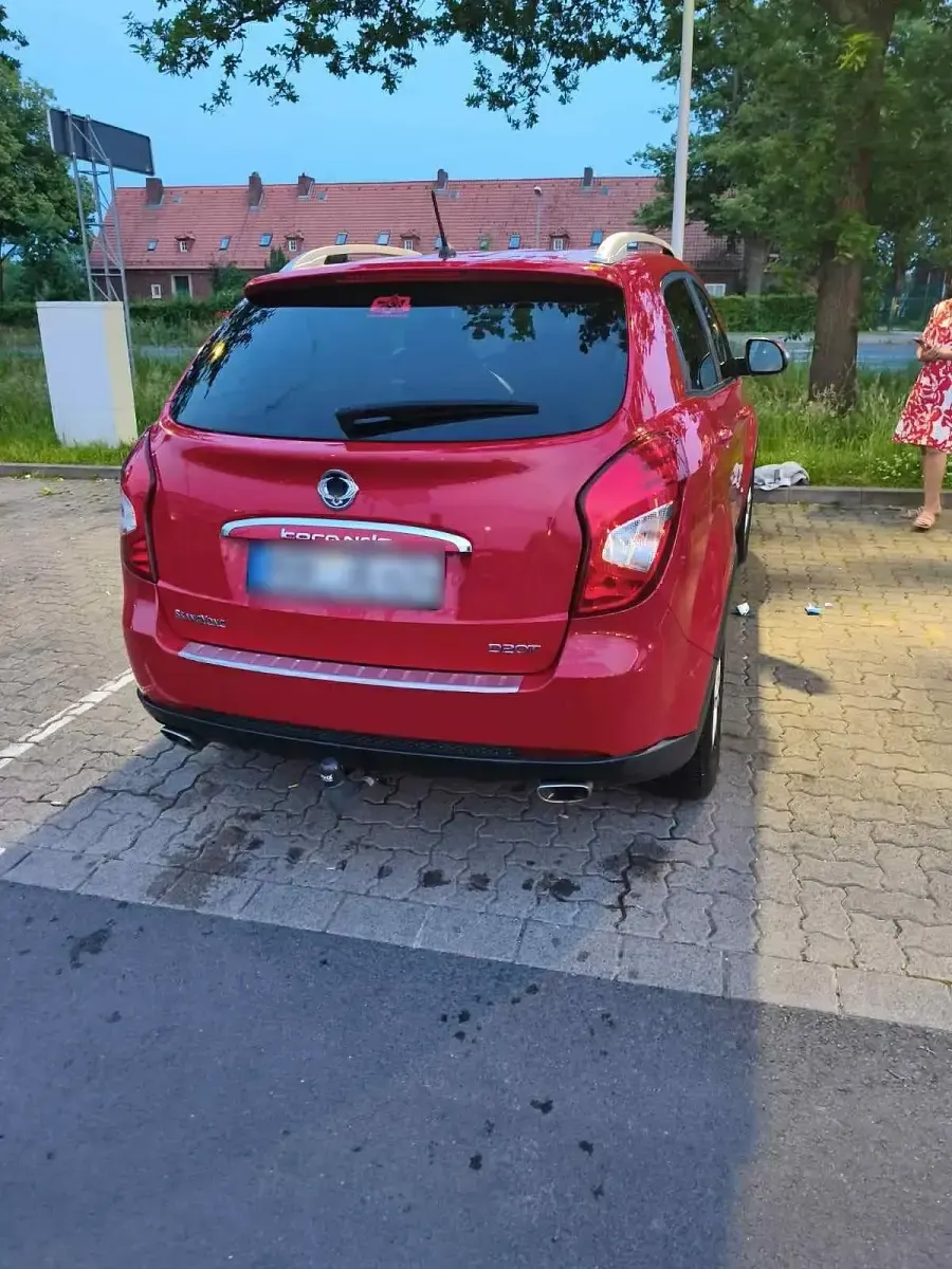 Gebraucht SsangYong Korando 178 PS (130 kW) 2015 Rot SUV