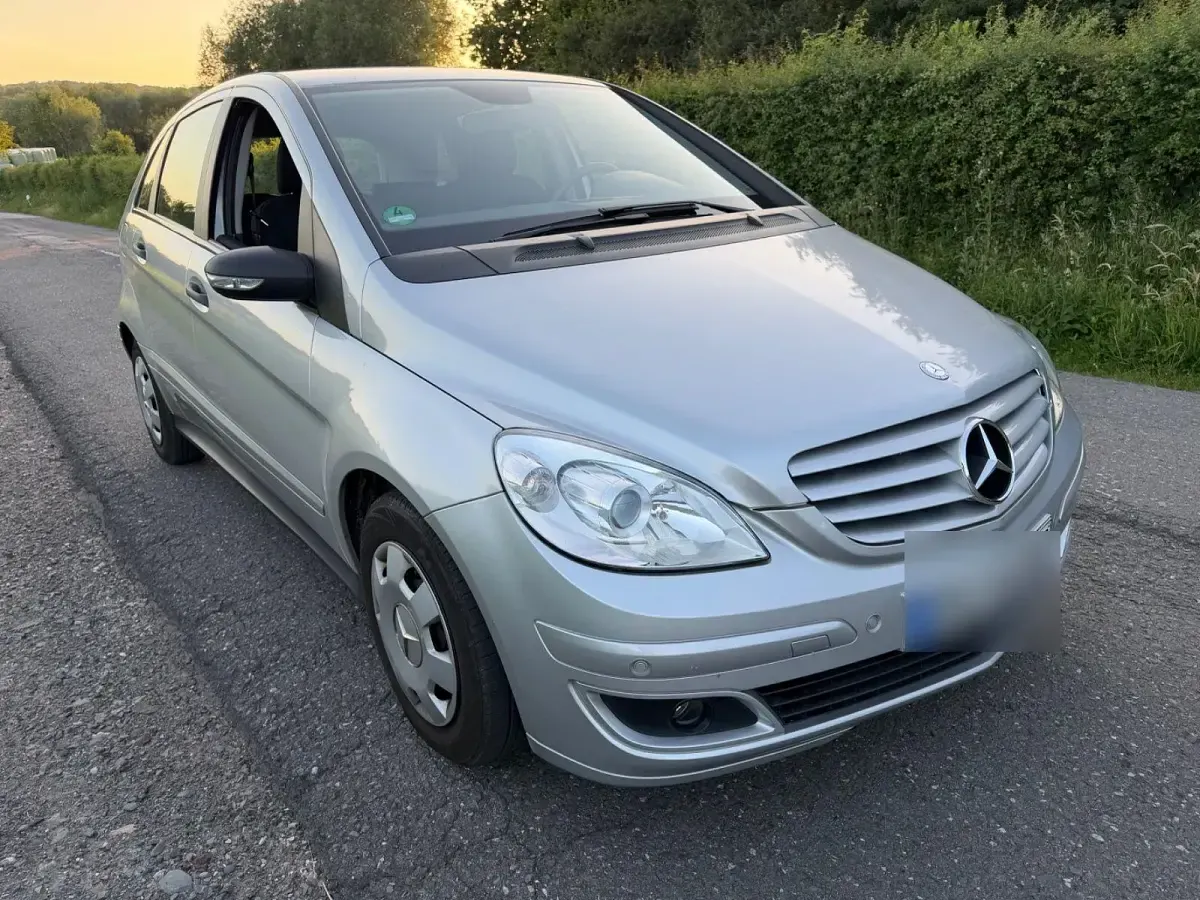 Gebraucht Mercedes B170 116 PS (85 kW) 2006 Silber Van / Kleinbus