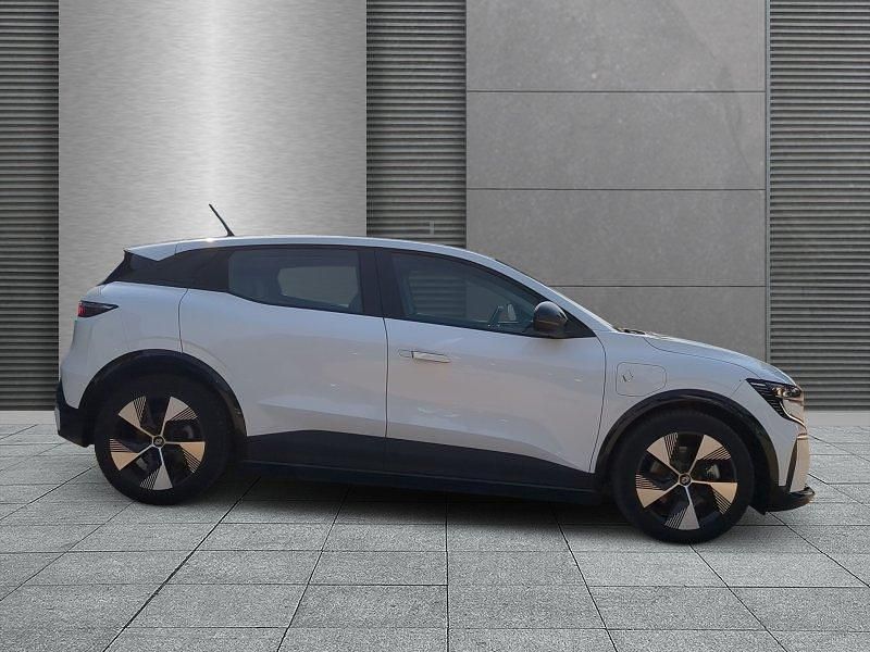 Weiß Gebraucht 2022 Renault Mégane Equilibre | 19.700 € (Guter Preis) - Bild 1/4