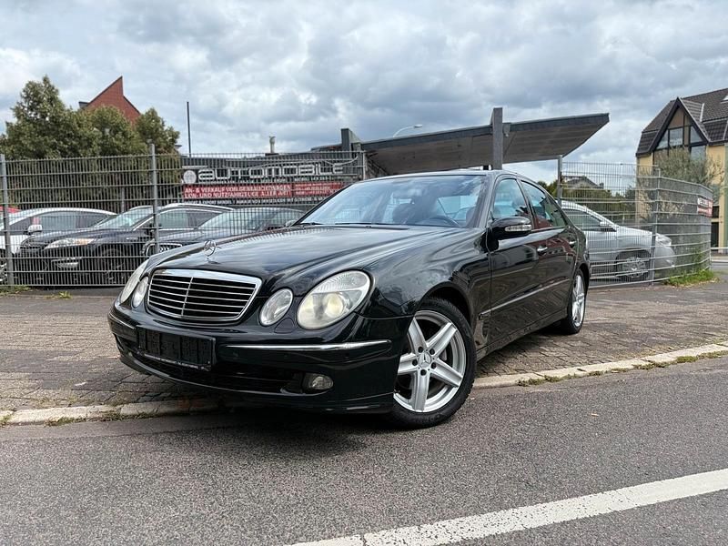 Schwarz Gebraucht 2006 Mercedes E280 Avantgarde Limousine | 4.490 € (Superpreis) - Bild 1/4