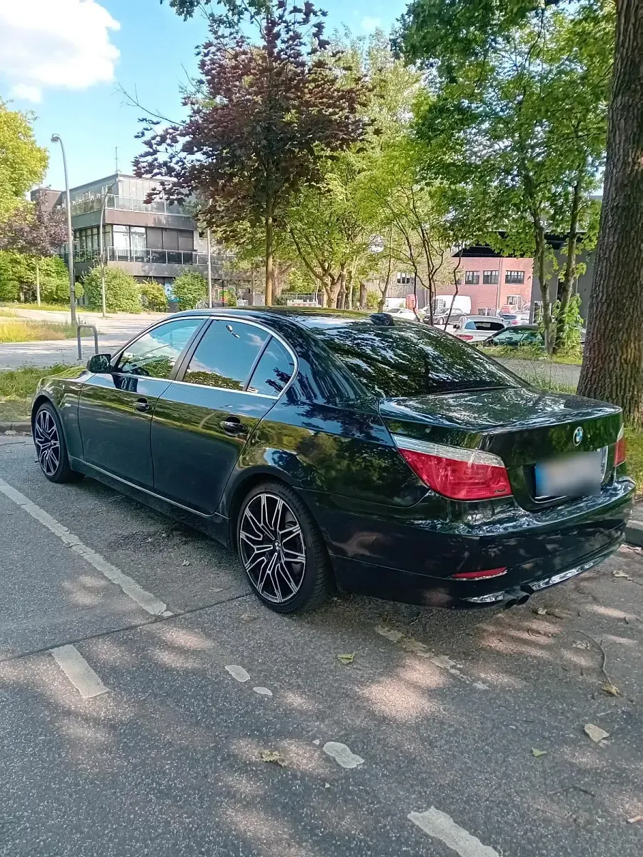 Gebraucht BMW 523 190 PS (139 kW) 2009 Schwarz Limousine