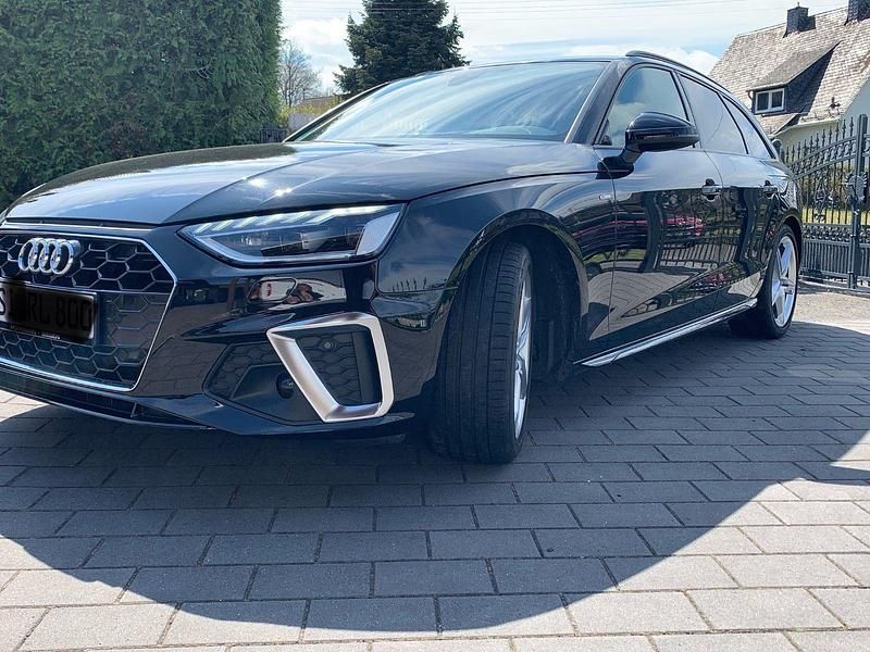 Gebraucht Audi A4 S-Line 163 PS (119 kW) 2021 Schwarz Kombi