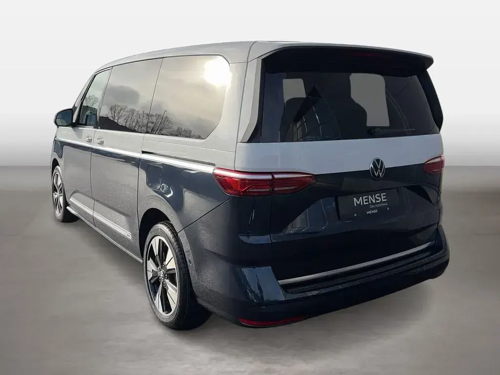 Neu VW Multivan Life 150 PS (110 kW) 2026 Candyweiß/ starlight blue Van / Kleinbus