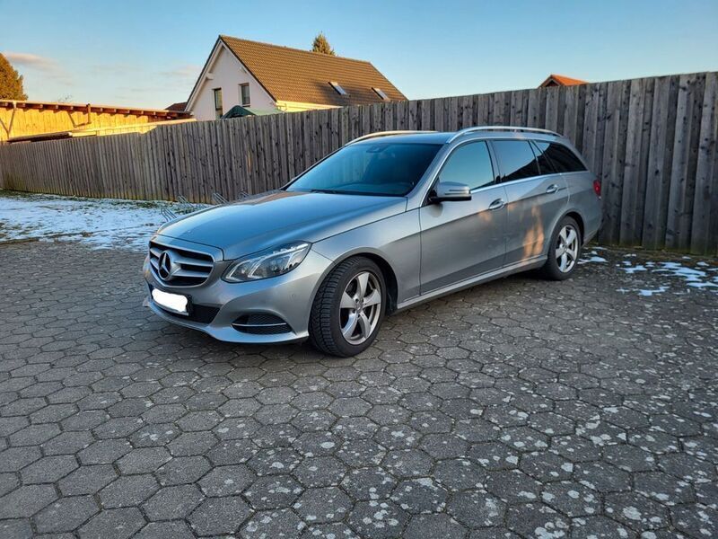 Grau Gebraucht 2014 Mercedes E350 Avantgarde Kombi | 14.950 € (Fairer Preis) - Bild 1/4