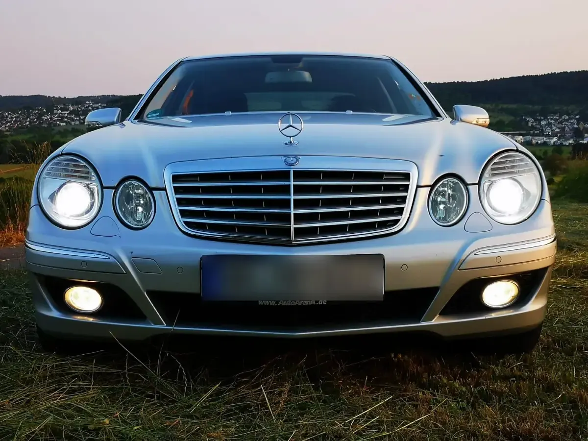 Gebraucht Mercedes E220 Elegance 170 PS (125 kW) 2008 Silber Limousine