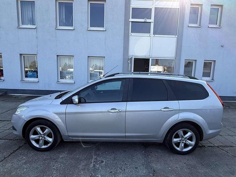 Gebraucht Ford Focus Style 125 PS (91 kW) 2008 Polarsilber metallic Kombi