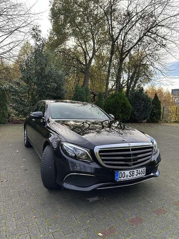 Gebraucht Mercedes E220 Exclusive 194 PS (142 kW) 2016 Limousine