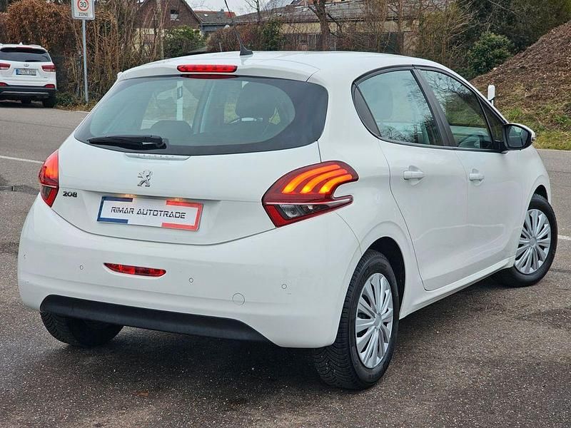 Gebraucht Peugeot 208 Active 110 PS (80 kW) 2019 Weiß Kleinwagen