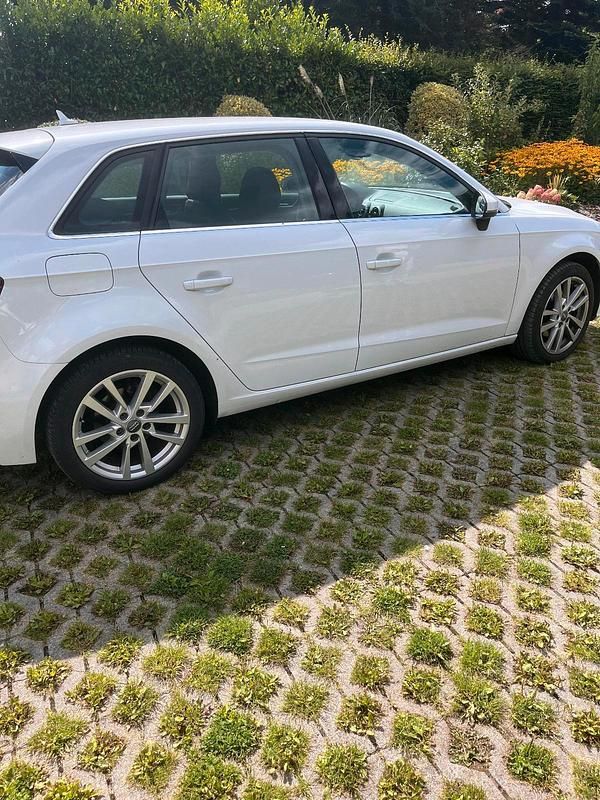Second-hand Audi A3 115 CP (84 kW) 2016 Alb Berlinǎ