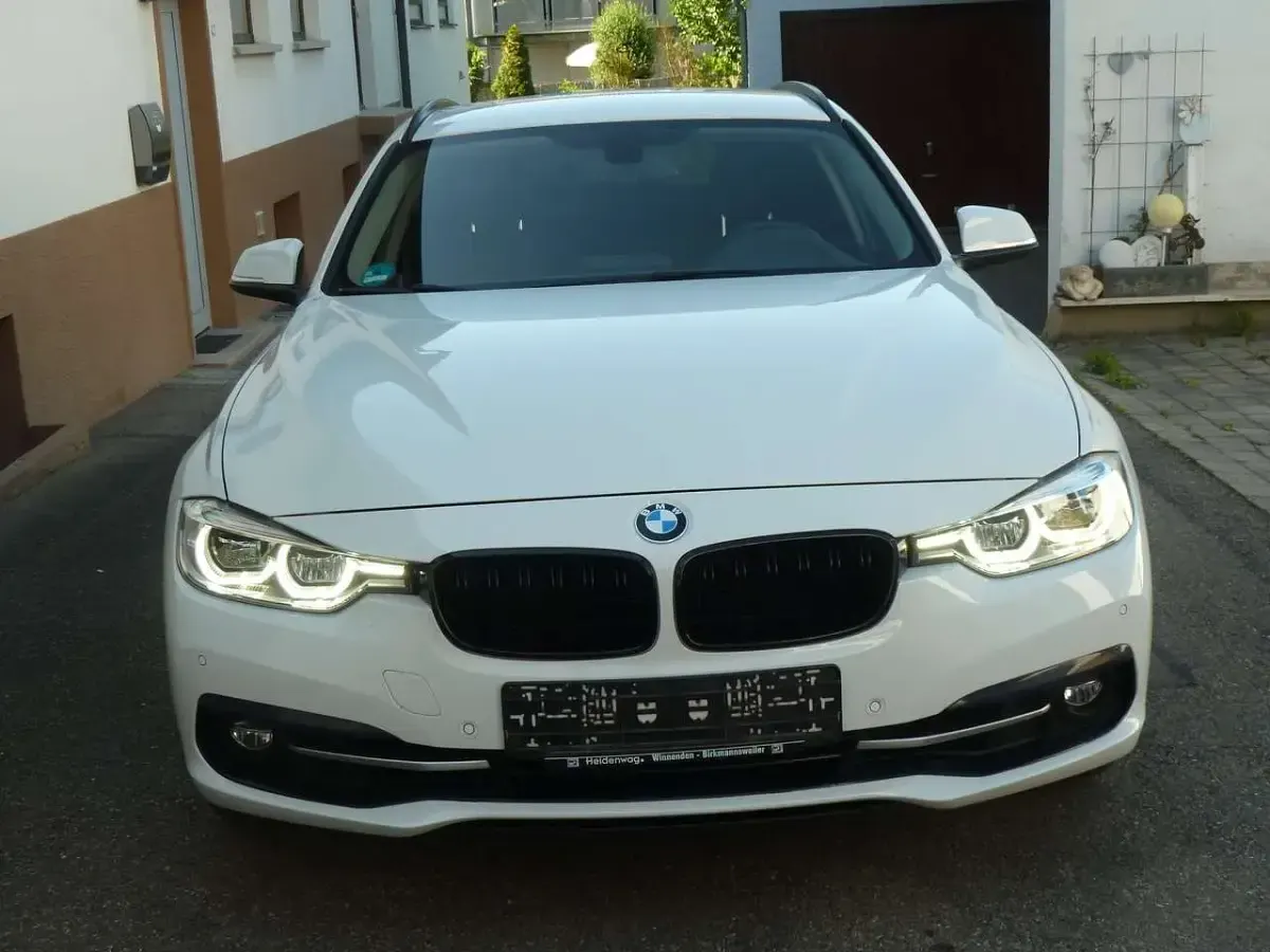 Gebraucht BMW 320 Sport Line 184 PS (135 kW) 2019 Weiß Kombi