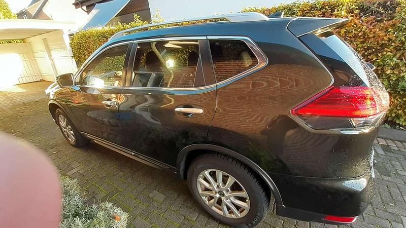 Grün Gebraucht 2018 Nissan X-Trail Tekna SUV | 15.800 € (Fairer Preis) - Bild 1/4