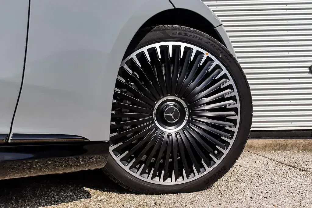 Gebraucht Mercedes EQE AMG 43 Premium Plus 350 kW (476 PS) 2025 Grau Limousine