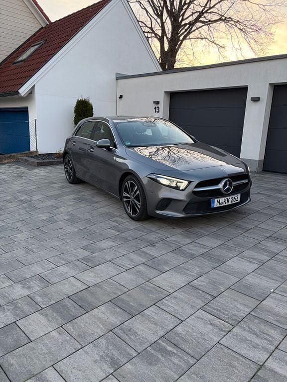 Gebraucht Mercedes A220 190 PS (139 kW) 2019 Grau Limousine