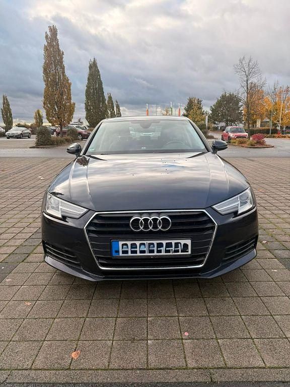Gebraucht Audi A4 Ambiente 150 PS (110 kW) 2017 Blau Limousine