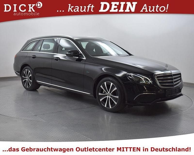 Schwarz Gebraucht 2020 Mercedes E300 Exclusive Limousine | 19.450 € (Superpreis) - Bild 1/4