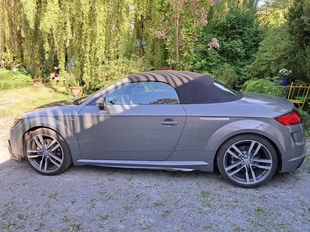 Gebraucht Audi TT Roadster Sport 197 PS (144 kW) 2023 Grau Cabrio
