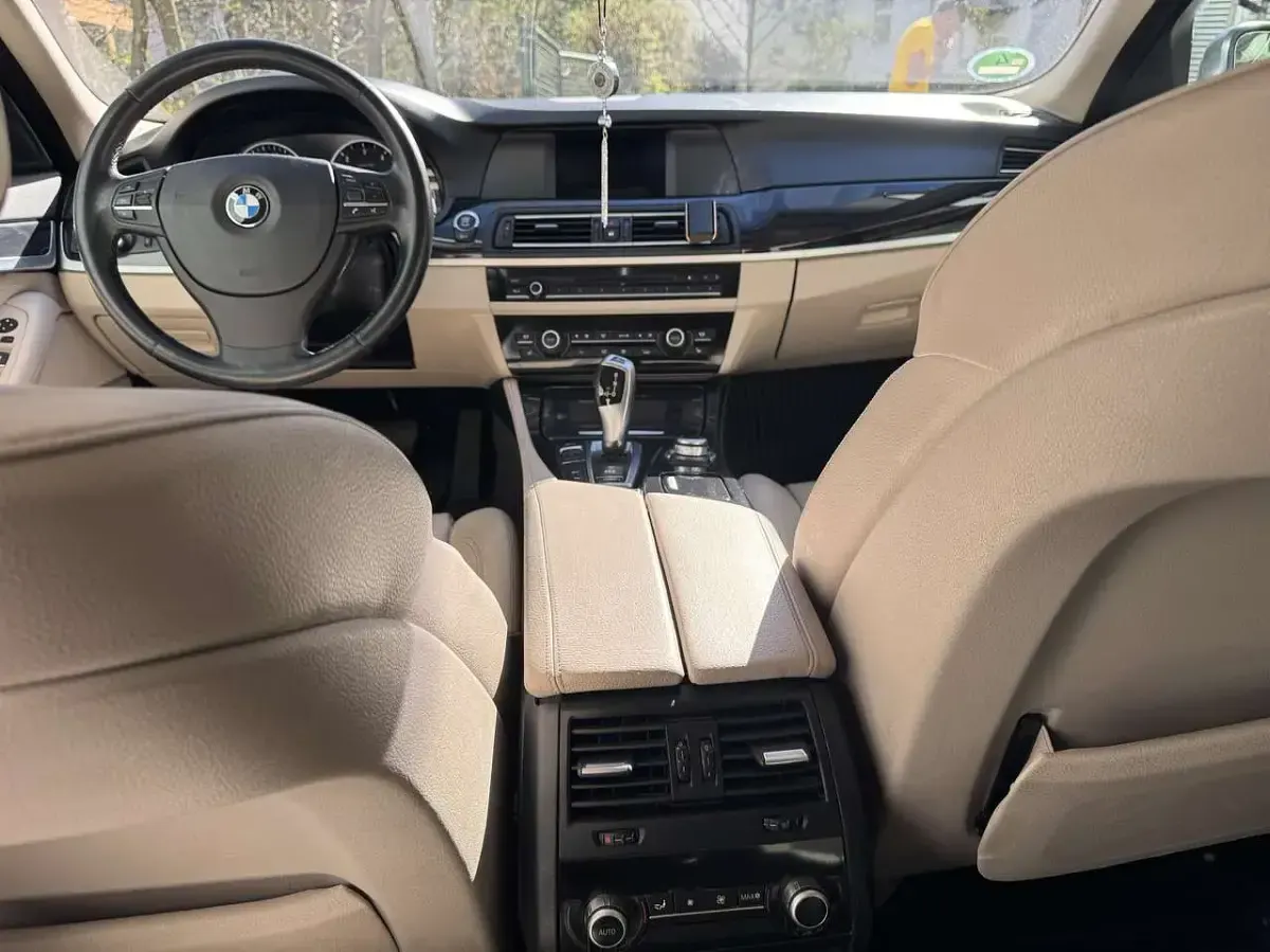 Gebraucht BMW 525 218 PS (160 kW) 2012 Braun Kombi