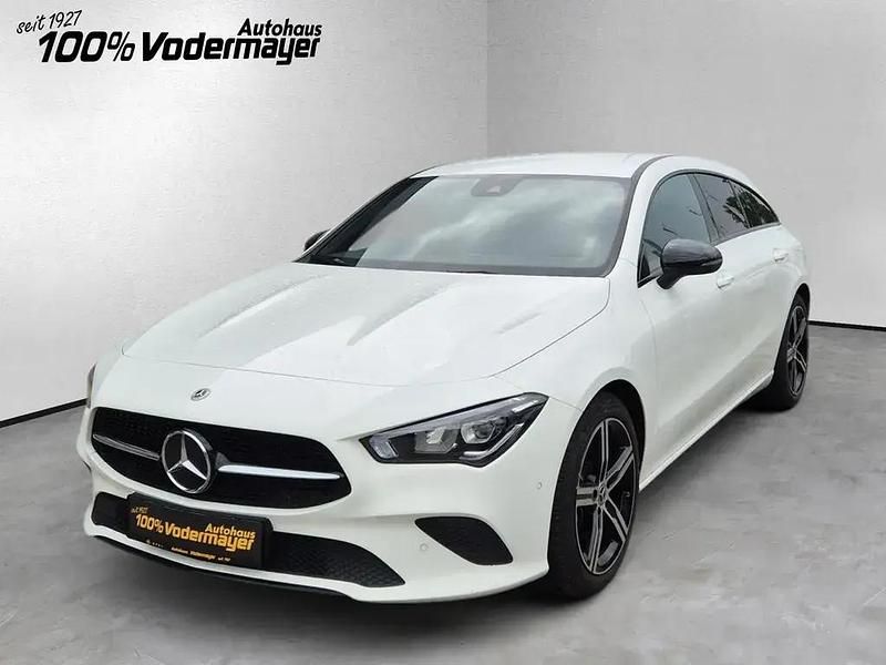 Polarweiß Gebraucht 2022 Mercedes CLA200 Shooting Brake Progressive Kombi | 31.990 € (Etwas zu teuer) - Bild 1/4