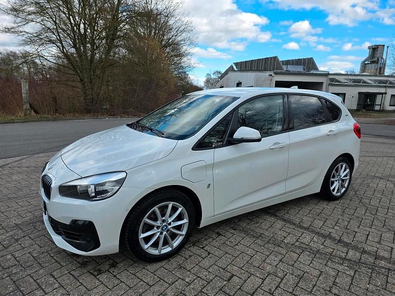 Gebraucht BMW 225 Active Tourer iPerformance 224 PS (164 kW) 2019 Weiß Van / Kleinbus