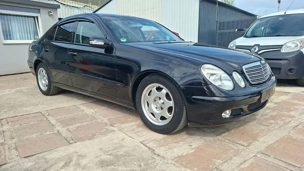 Gebraucht Mercedes E220 150 PS (110 kW) 2003 Schwarz Limousine