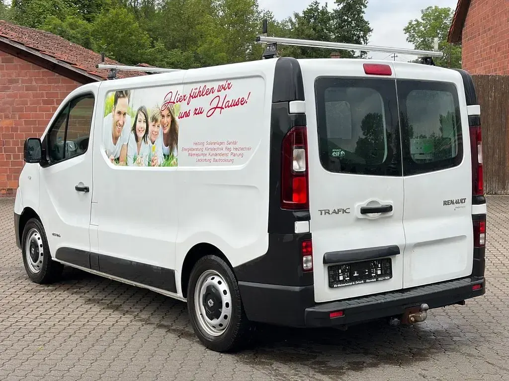 Gebraucht Renault Trafic Komfort 120 PS (88 kW) 2016 Weiß Van / Kleinbus