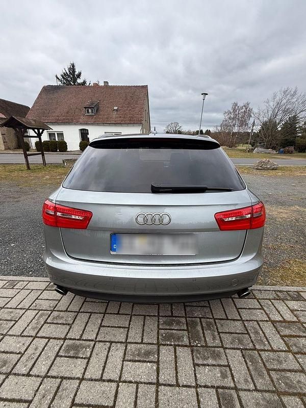 Gebraucht Audi A6 Ambiente 204 PS (150 kW) 2011 Grau Kombi