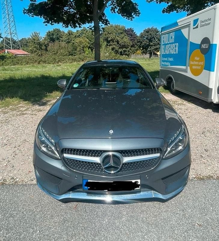Grau Gebraucht 2017 Mercedes C250 AMG line Coupé | 26.500 € (Fairer Preis) - Bild 1/4
