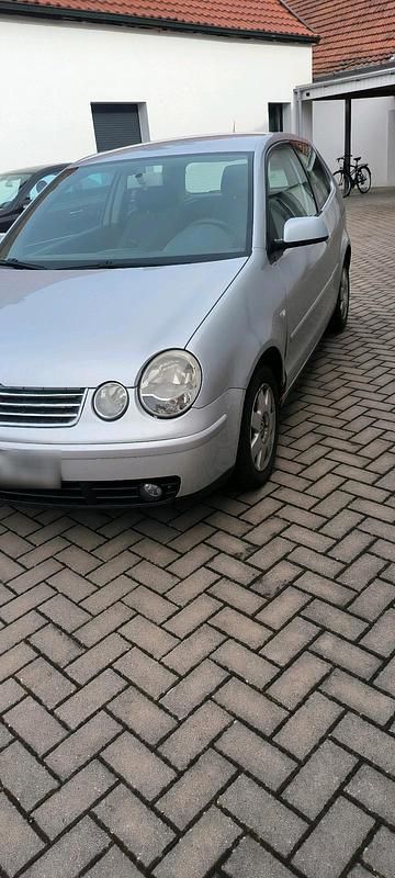 Gebraucht VW Polo 54 PS (39 kW) 2003 Silber Kleinwagen