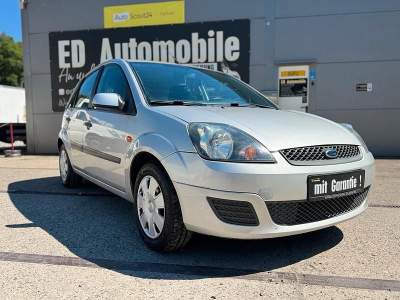 Silber Gebraucht 2007 Ford Fiesta Kleinwagen | 2.299 € (Etwas zu teuer) - Bild 1/4