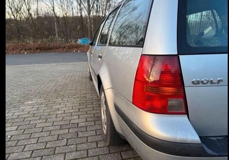 Second-hand VW Golf IV 101 CP (74 kW) 2001 Argintiu Break