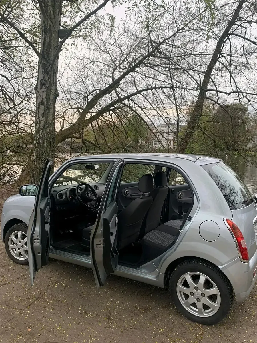 Gebraucht Daihatsu Trevis 58 PS (42 kW) 2009 Silber Kleinwagen