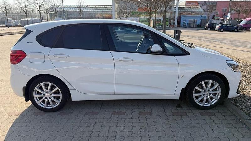 Gebraucht BMW 225 Active Tourer iPerformance 224 PS (164 kW) 2018 Weiß Van / Kleinbus