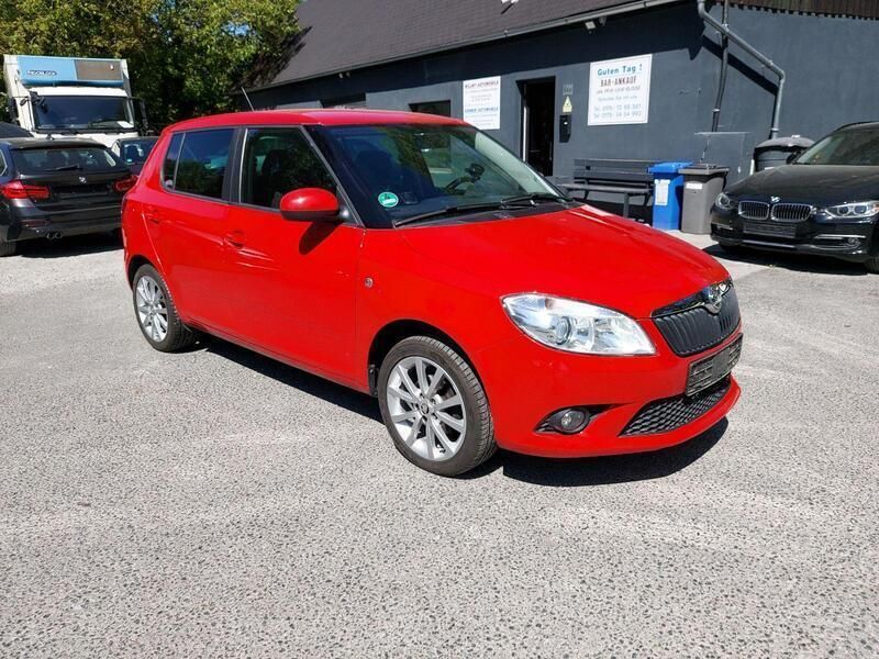 Rot Gebraucht 2014 Skoda Fabia Best of Kleinwagen | 4.900 € (Fairer Preis) - Bild 1/4