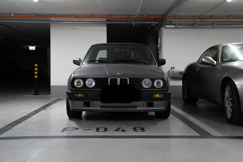 Gebraucht BMW 316 102 PS (75 kW) 1990 Grau Limousine