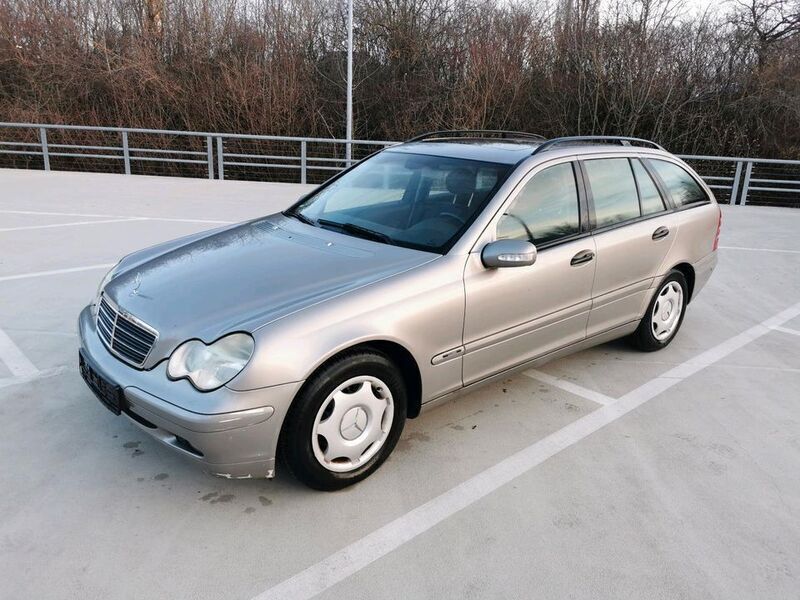 Gebraucht Mercedes C220 Classic 143 PS (105 kW) 2003 Andere außenfarben Kombi