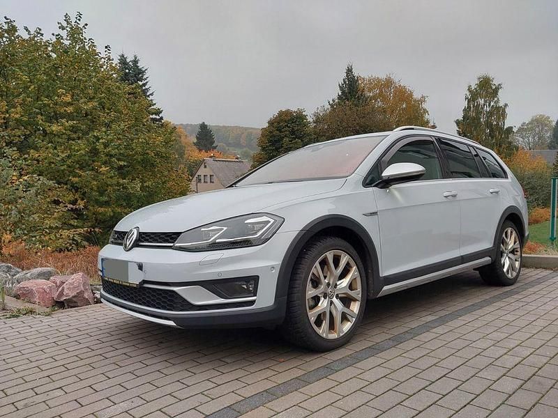 Gebraucht VW Golf Alltrack 179 PS (131 kW) 2017 Weiß Kombi