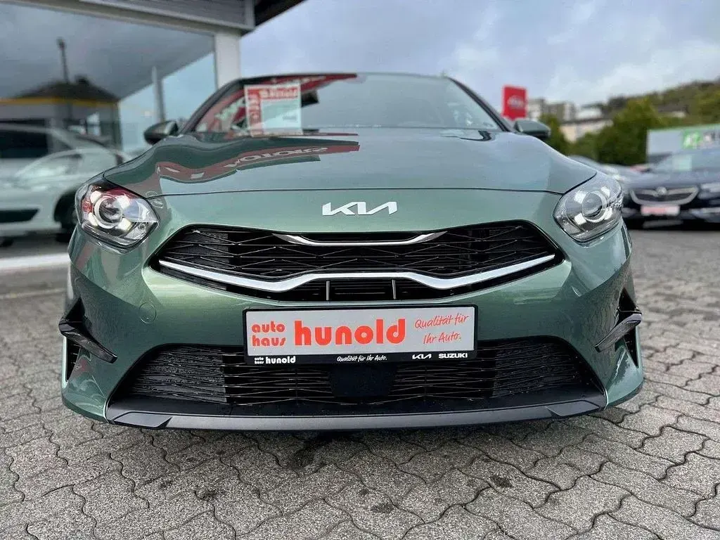 Gebraucht Kia Ceed Vision 140 PS (102 kW) 2024 Experience grün Kleinwagen