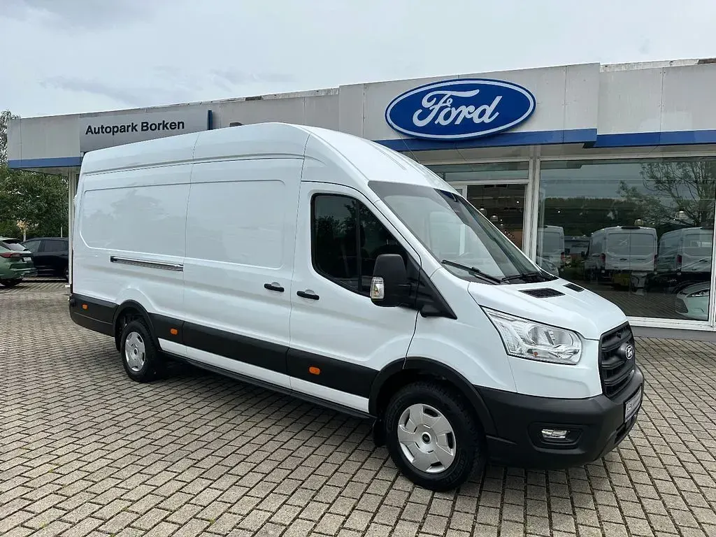 Gebraucht Ford Transit Trend 131 PS (96 kW) 2025 Weiß Van / Kleinbus
