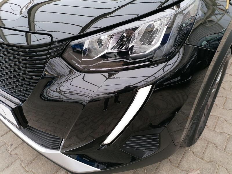 Gebraucht Peugeot e-2008 Active 100 kW (136 PS) 2021 Schwarz SUV