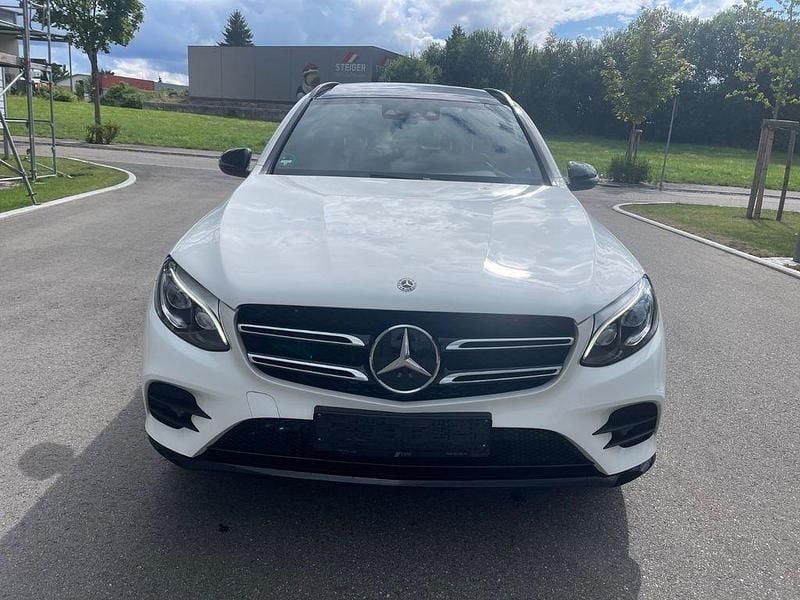 Weiß Gebraucht 2017 Mercedes GLC250 AMG SUV | 27.999 € (Etwas zu teuer) - Bild 1/4