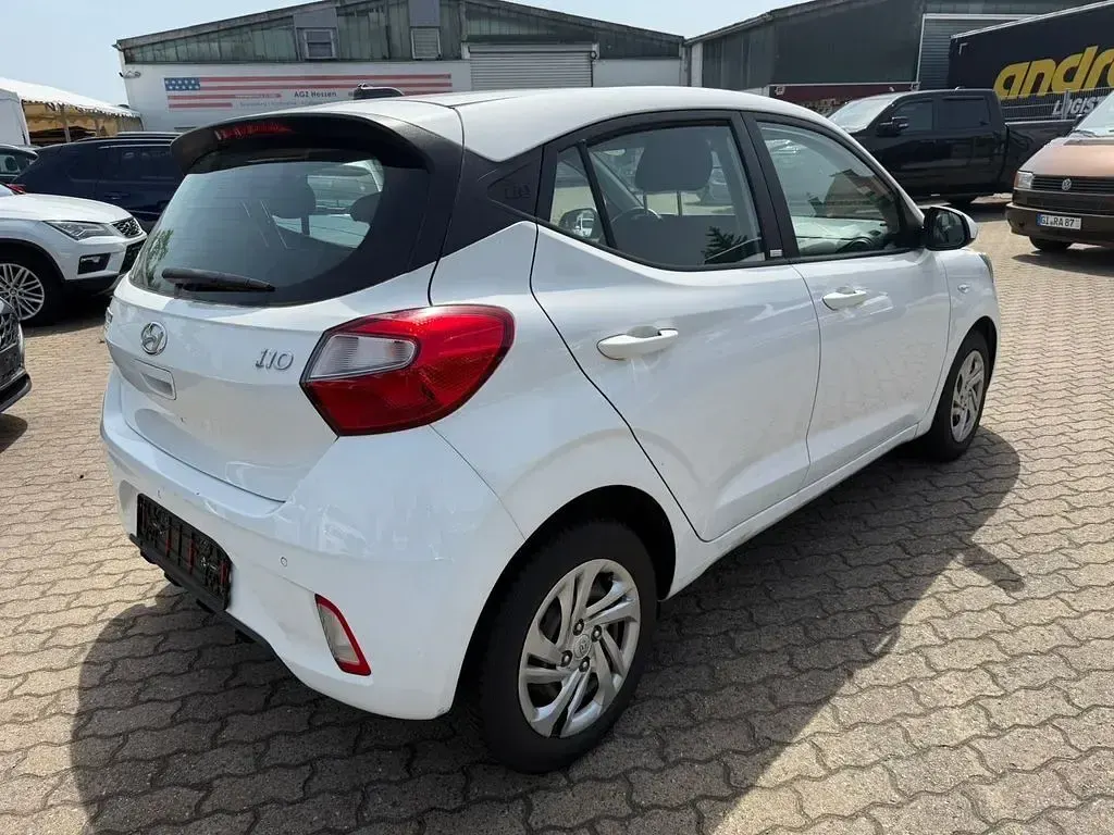 Gebraucht Hyundai i10 Select 67 PS (49 kW) 2021 Weiß Kleinwagen
