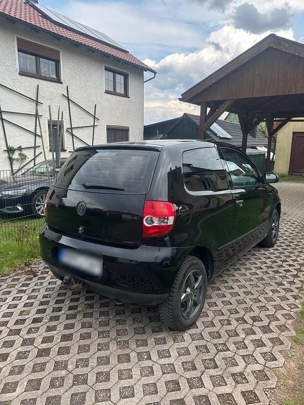 Second-hand VW Fox 55 CP (40 kW) 2006 Negru Hatchback