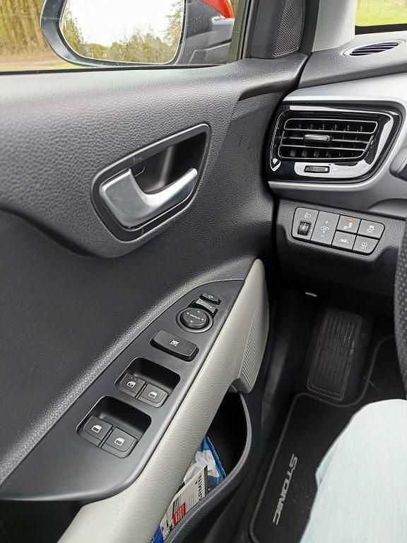 Gebraucht Kia Stonic Vision 120 PS (88 kW) 2019 Grau SUV