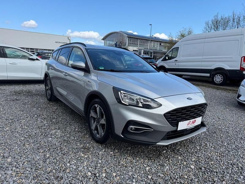 Gebraucht Ford Focus Active 120 PS (88 kW) 2022 Silber Limousine