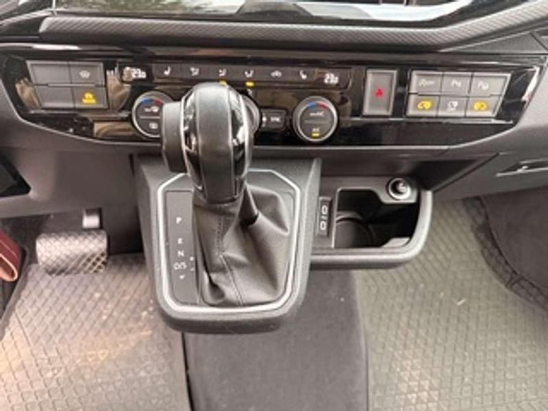 Gebraucht VW Transporter 199 PS (146 kW) 2019 Rot Van