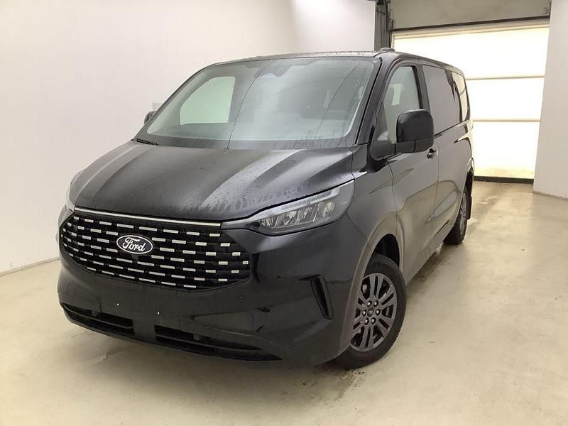 Gebraucht Ford Tourneo Titanium 136 PS (100 kW) 2025 Schwarz Van / Kleinbus